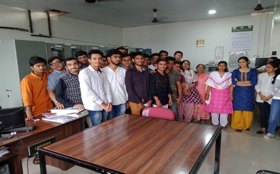 Library Visit: Mrs. Rakibe, Ms. Patil, Dr. Ulhe and students